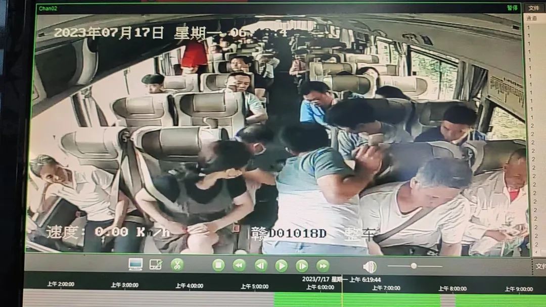 吉安公司:感動(dòng) 發(fā)生在吉安至安福的公交車(chē)廂里