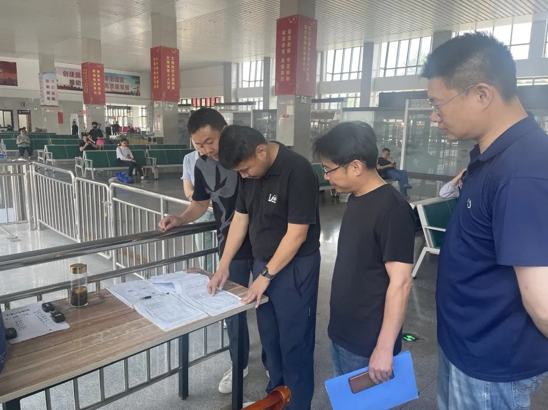 馬鞍山長客:開展安全生產(chǎn)“四不兩直”檢查